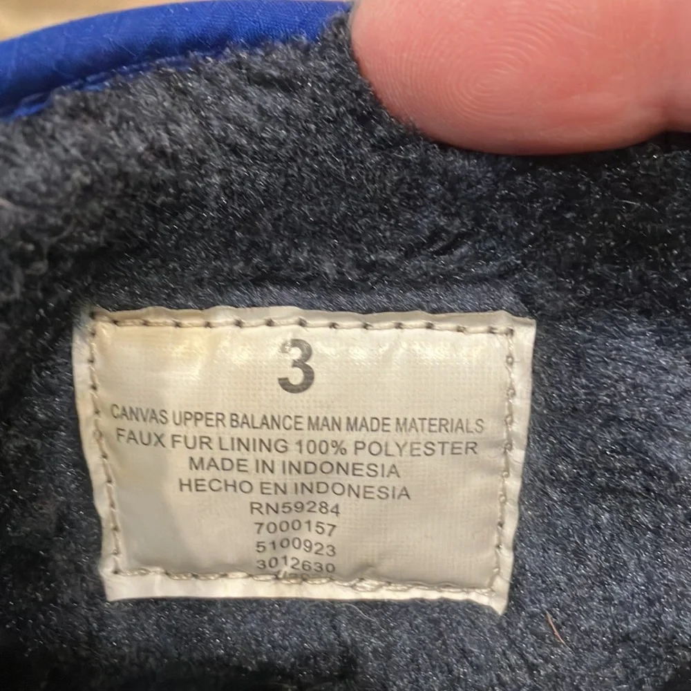 EUC Sz 3 Children’s Place blue snow boots